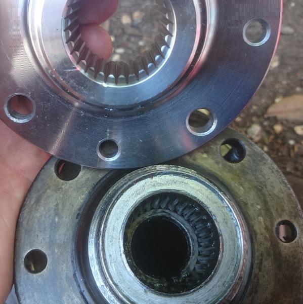 Mini drive flange 21A1270 new vs worn.jpg